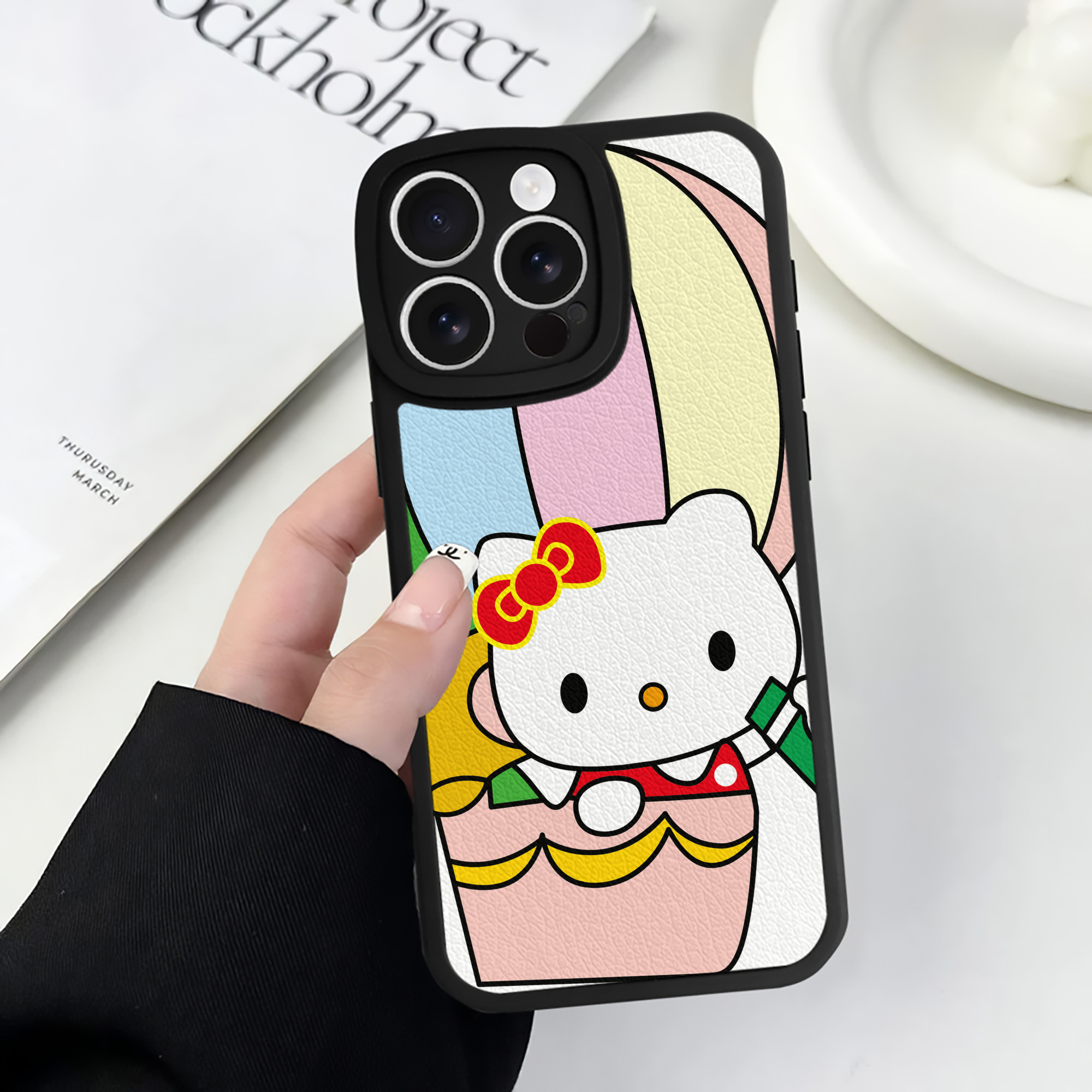 （画像用） Hello Kitty ハローキティ 【iPhone 16シリーズ対応】シリコンスマホケース（レザー調） 材質：シリコン